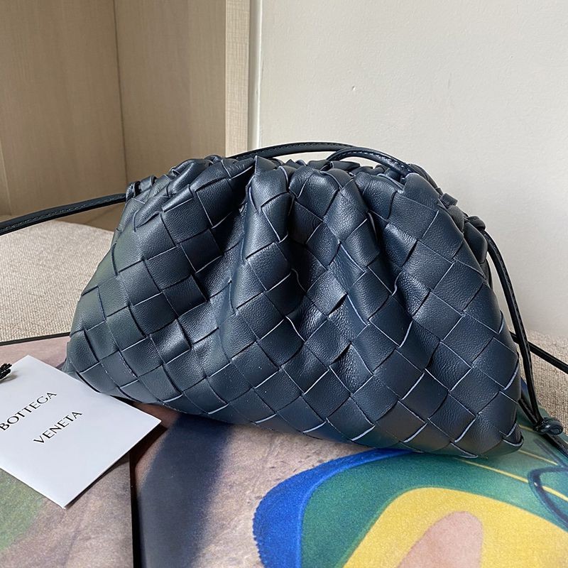 Bottega Veneta Mini The Pouch Replica Leather Mini Clutch Bag boy53328