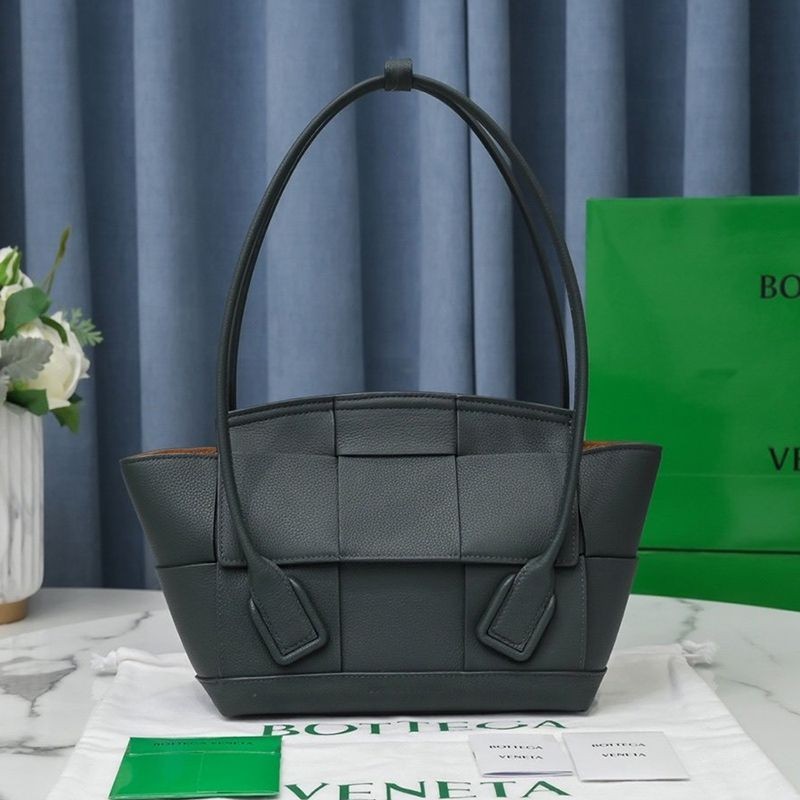 Love at first sight? Bottega Veneta Zaarco Replica Top Handle Mini Bag boe57703