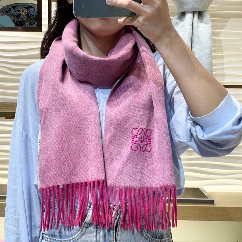 The rapidly growing popularity of Loewe cashmere scarf replica loo80743