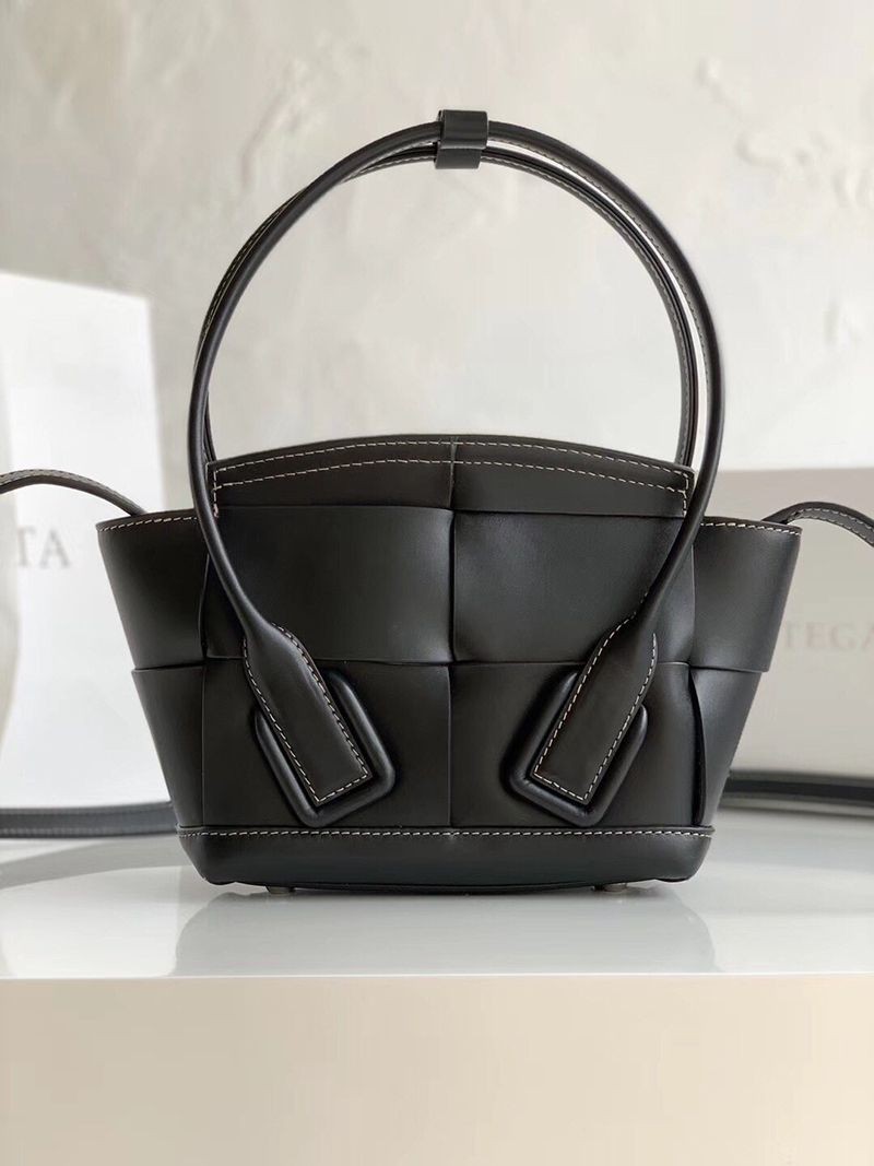 Bottega Veneta Zaarco replica top handle mini bag bor56233, sure to sell out