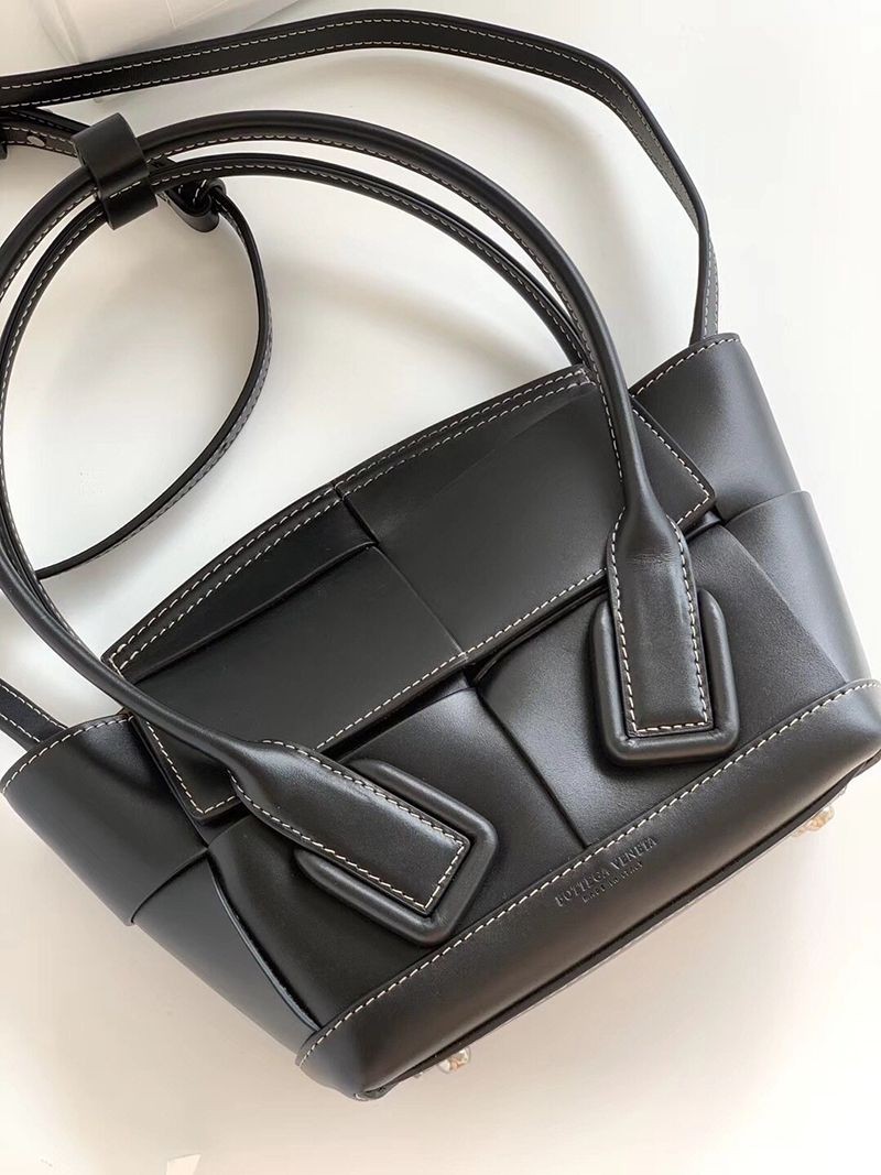 Bottega Veneta Zaarco replica top handle mini bag bor56233, sure to sell out