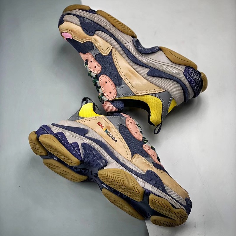 Free shipping and customs duties Balenciaga Triple S fake sneakers bav75210