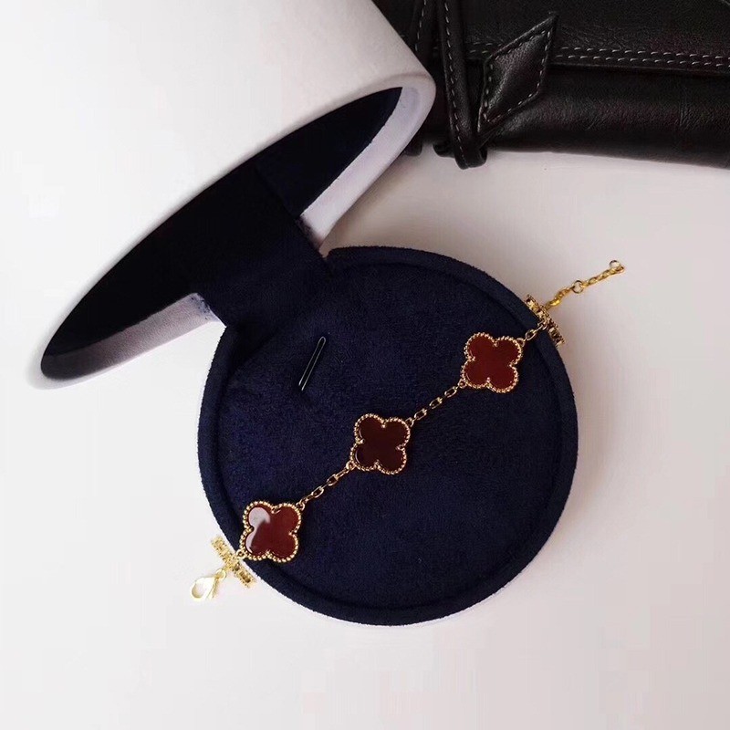 Very popular! Van Cleef & Arpels Vintage Replica Alhambra Bracelet 3 VCARA41300