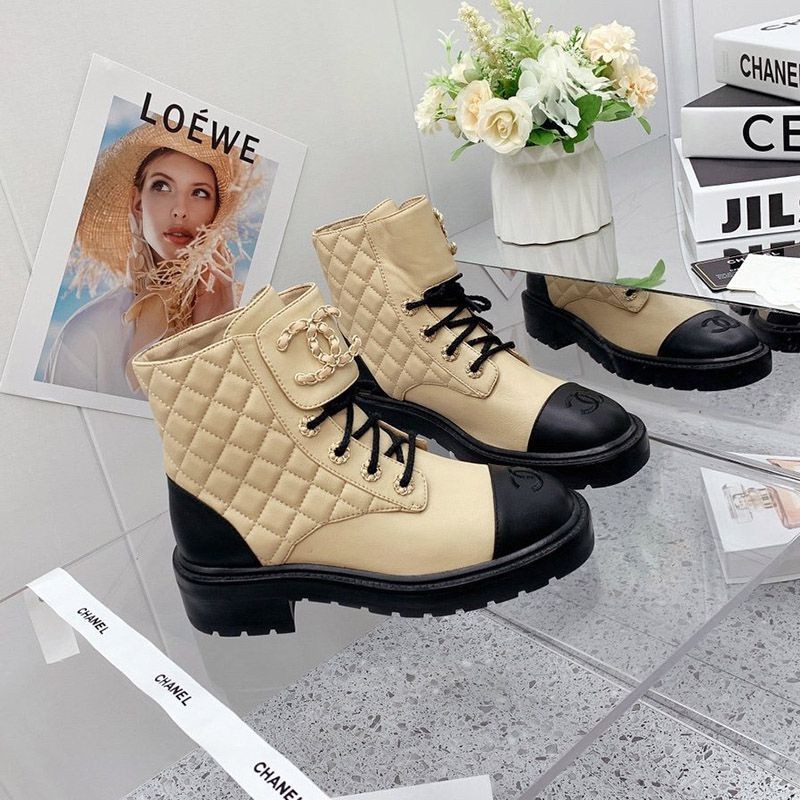 Very popular Chanel "New limited edition? Hurry up?" Chain CC lace-up boots fake shk88997