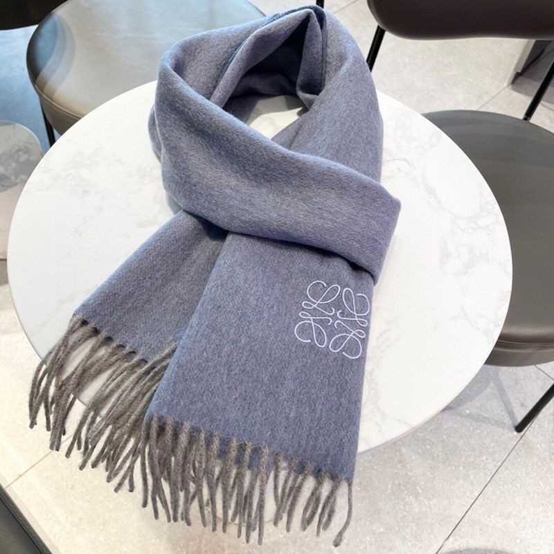 The rapidly growing popularity of Loewe cashmere scarves, fake lok17152