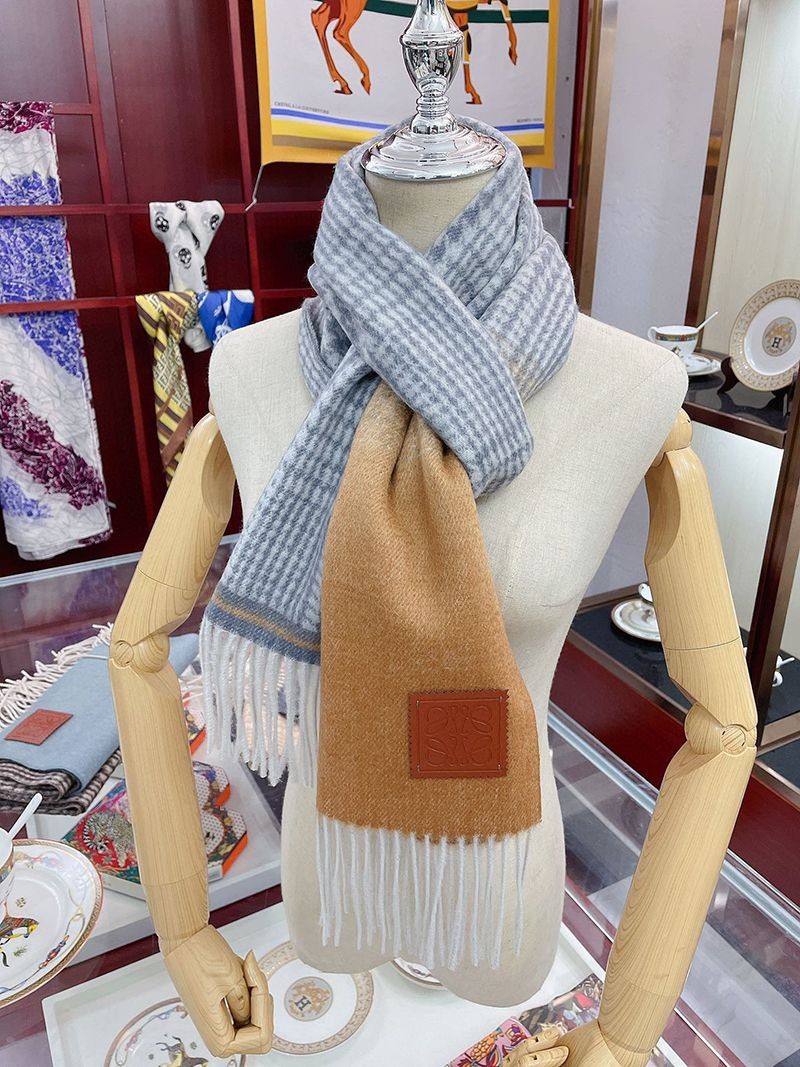 Very popular!! New color Loewe copy gradient check scarf (cashmere) loi37284