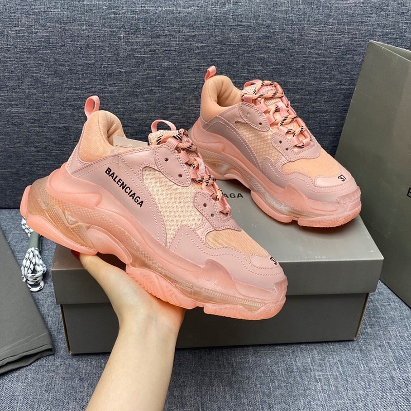 Love at first sight? Fake Balenciaga Triple S sneakers bad80927 Love at first sight? Fake Balenciaga Triple S sneakers bad80927