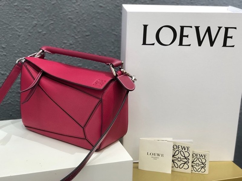 Popular all over the world? Loewe Puzzle Bag Replica Tricolor Shoulder Bag lov78566