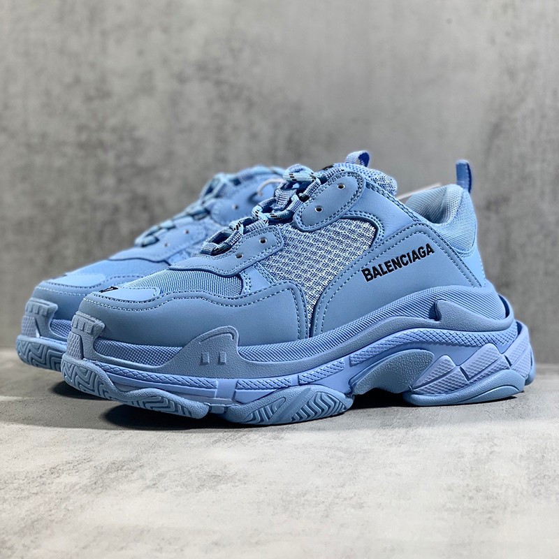 Battle for Balenciaga Triple S Replica Sneakers ban65946 Battle for Balenciaga Triple S Replica Sneakers ban65946