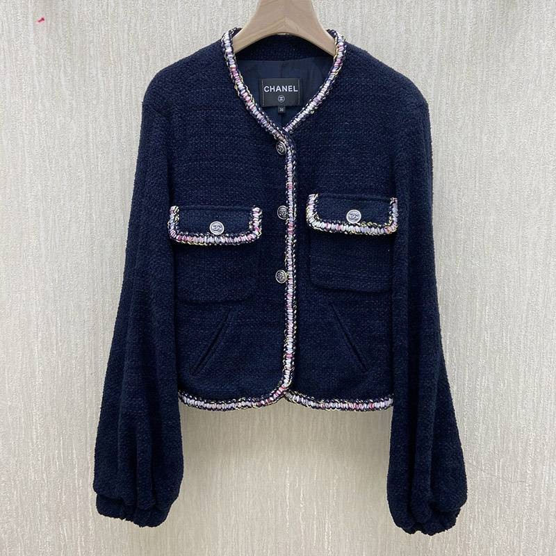 Cute 21AW Chanel cardigan with fake buttons and COCO logo shb39816