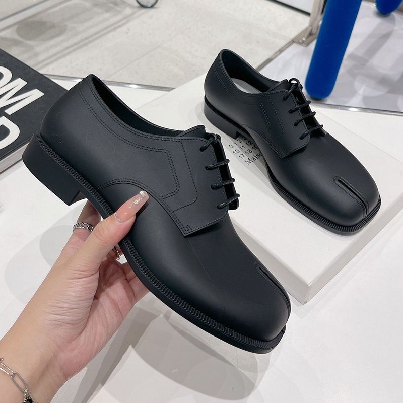 New for Autumn/Winter: Maison Margiela Replica Tabi Calf Leather Lace-up Shoes, Black, 3.5cm Heel, Mac78172 New for Autumn/Winter: Maison Margiela Replica Tabi Calf Leather Lace-up Shoes, Black, 3.5cm Heel, Mac78172