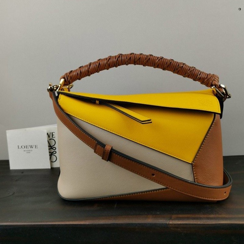 Battle for Loewe Shoulder Bag Replica PUZZLE Nano Puzzle Bag loq74656