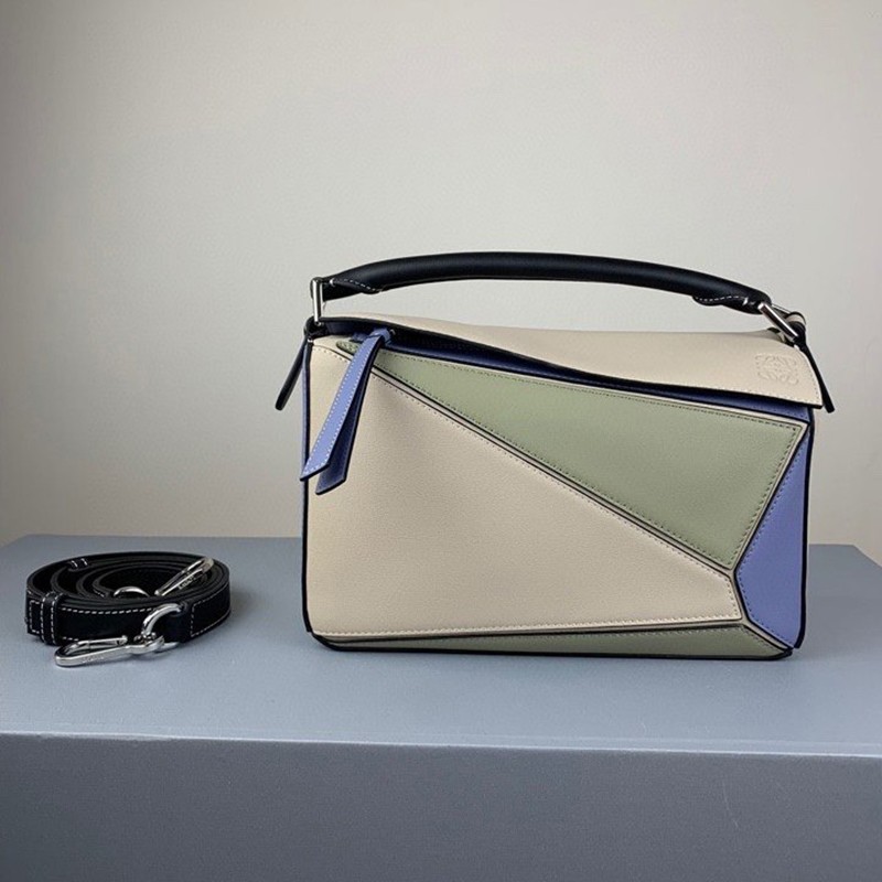 The hottest topic! Loewe Puzzle Bag Replica Tricolor Shoulder Bag low45561 The hottest topic! Loewe Puzzle Bag Replica Tricolor Shoulder Bag low45561