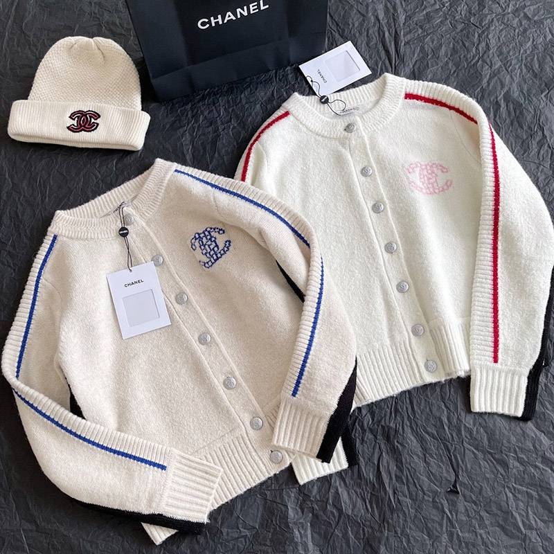 Want it? Super limited edition? 21AW Chanel cardigan with fake buttons and COCO logo shw14048