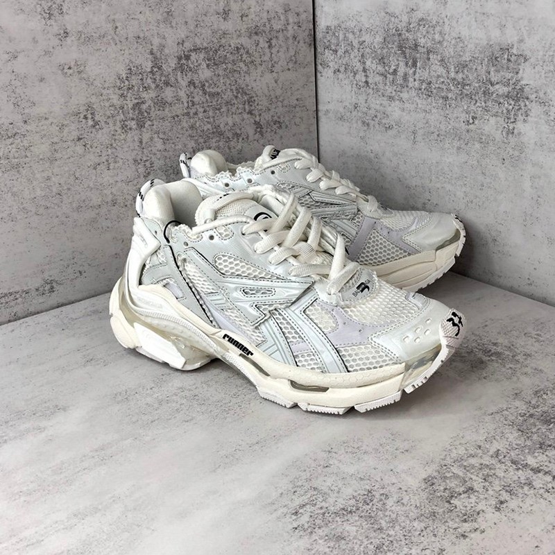 Very popular: Balenciaga replica sneaker runner, women's lace-up 656063W3RA19000 Very popular: Balenciaga replica sneaker runner, women's lace-up 656063W3RA19000