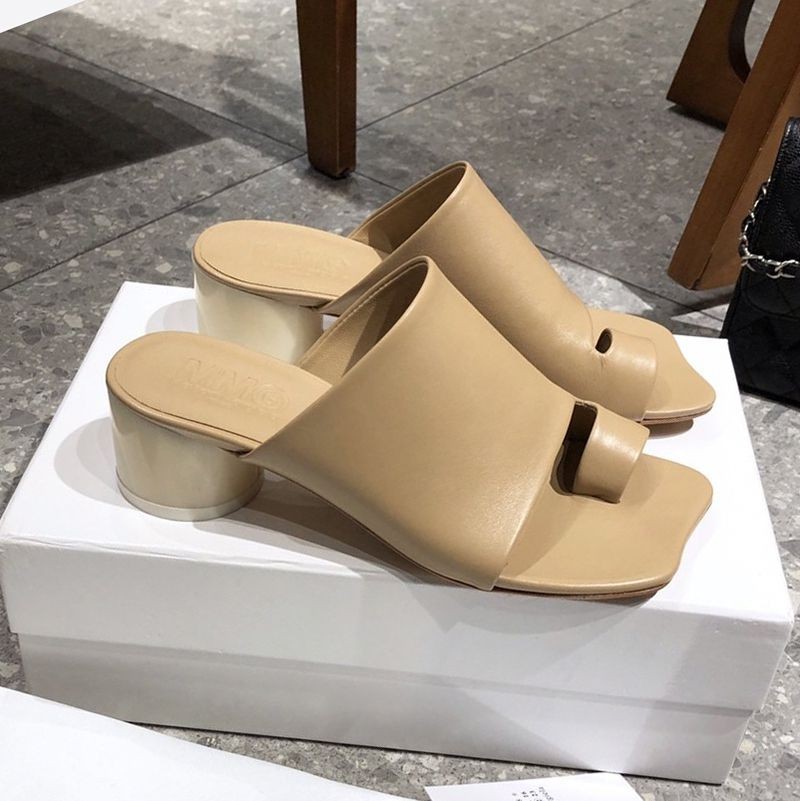 Eye-catching color Maison Margiela fake 6 logo heel mule sandals nappa leather Mal88588