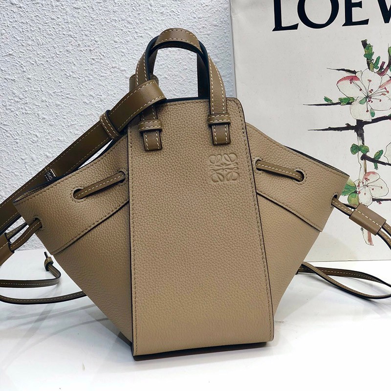 Loewe Hammock Replica Drawstring Shoulder Bag 0010473163 Loewe Hammock Replica Drawstring Shoulder Bag 0010473163