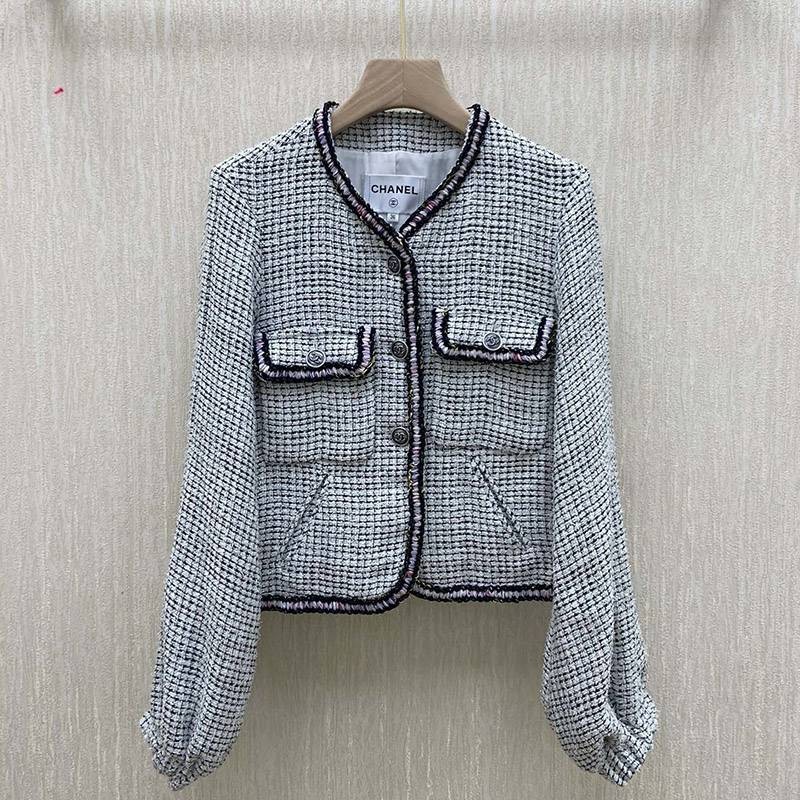 [Limited Color] Chanel Cardigan with Fake Buttons and COCO Logo shi93575