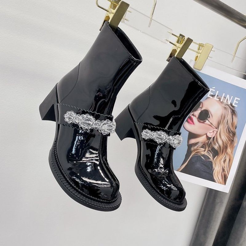 Want it? Ultra-limited? Maison Margiela Replica Mary Jane Pumps in Polished Leather Maw45511 Want it? Ultra-limited? Maison Margiela Replica Mary Jane Pumps in Polished Leather Maw45511