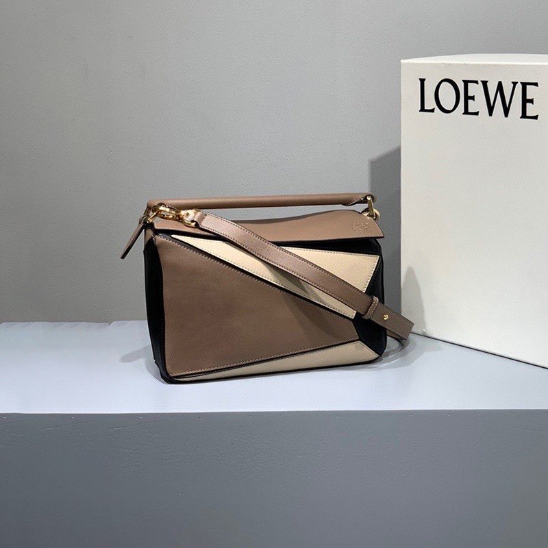 The hottest topic! Loewe Puzzle Bag Replica Tricolor Shoulder Bag loc28075 The hottest topic! Loewe Puzzle Bag Replica Tricolor Shoulder Bag loc28075