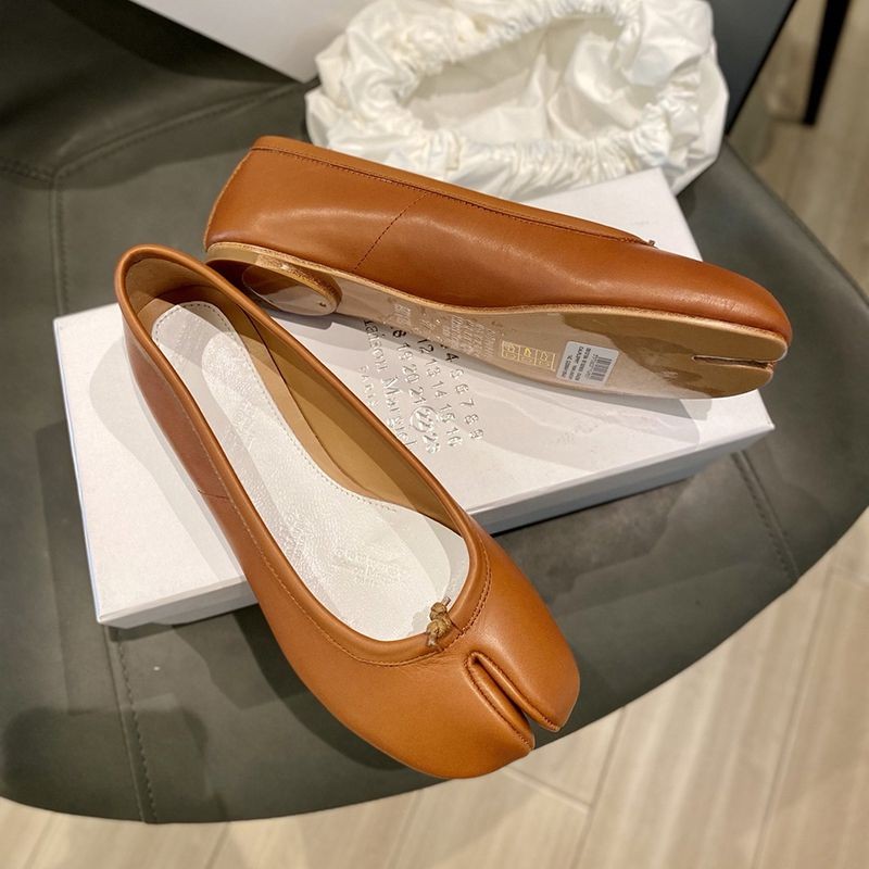 Very popular Maison Margiela leather ballet shoes replica Mao70500