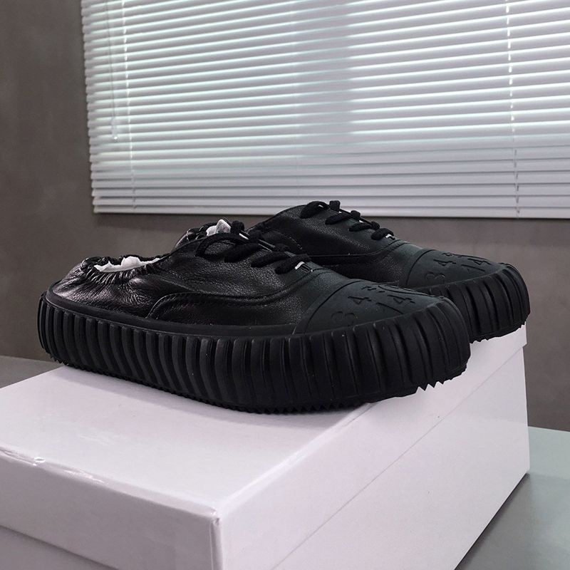 Eye-catching color Maison Margiela 6 City Sneakers Replica Cowhide Lace-up Black Mal13032 Eye-catching color Maison Margiela 6 City Sneakers Replica Cowhide Lace-up Black Mal13032