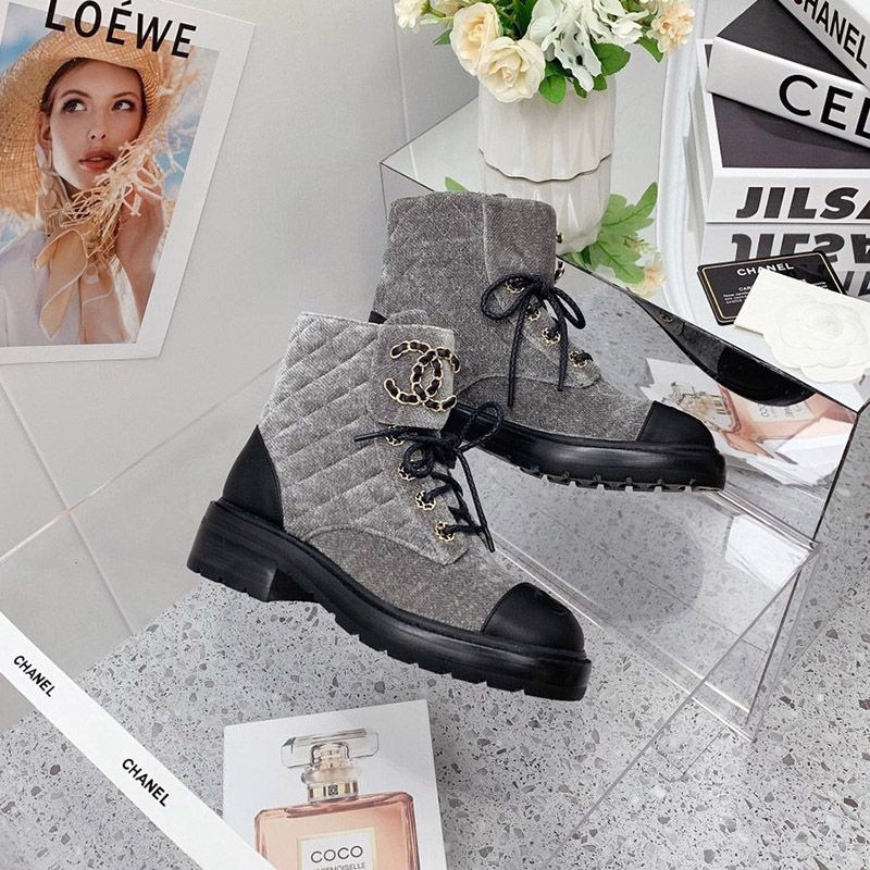 [Limited color] Hurry up! Chanel Chain CC Lace-up Boots Replica sho27591
