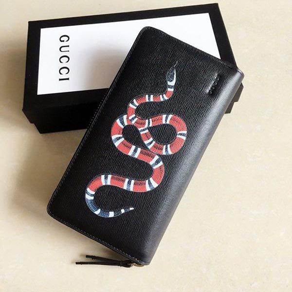 Gucci ★ Animal print fake leather round zip long wallet gg210820049