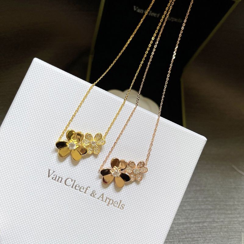 Not available in Japan Van Cleef & Arpels Replica Frivole Pendant 2 Flower Mini vaf64138