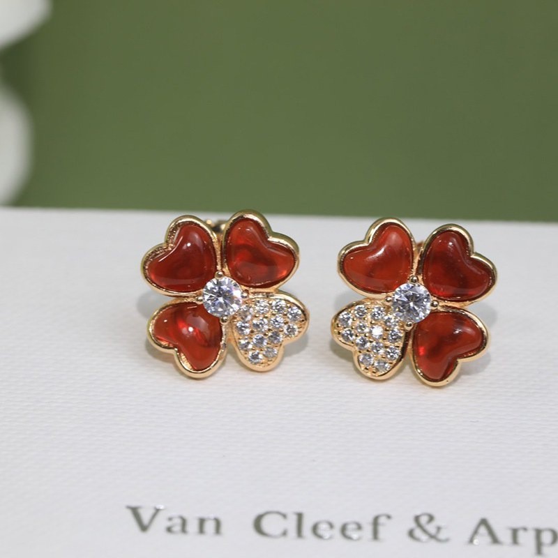 Popular gift: Van Cleef & Arpels Cosmos earrings replica vax75254
