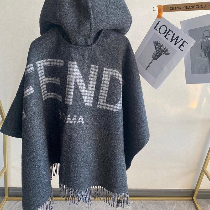 Extremely eye-catching! [Fendi] Karl Poncho Wool & Cashmere fee27296