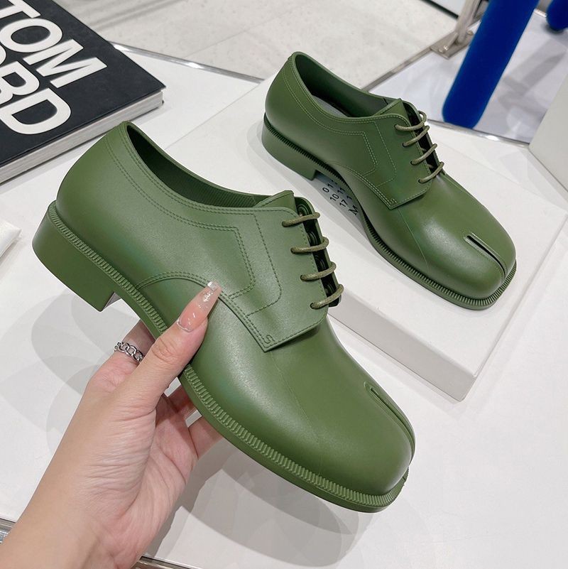 Tracked shipping Maison Margiela Tabi calf leather lace-up shoes fake green 3.5cm heel Man62439