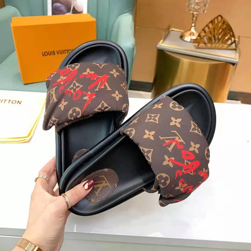 Hard to find fake Louis Vuitton sandals in Monogram pattern vuf76679