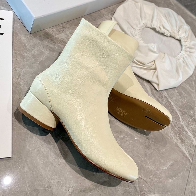 ★Popular in Japan! Maison Margiela Tabi ankle boots, fake calfskin leather, 3.5cm heel Mai62530