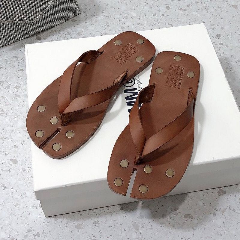 Very popular! Maison Margiela Tabi logo sandals replica studs Maq47356