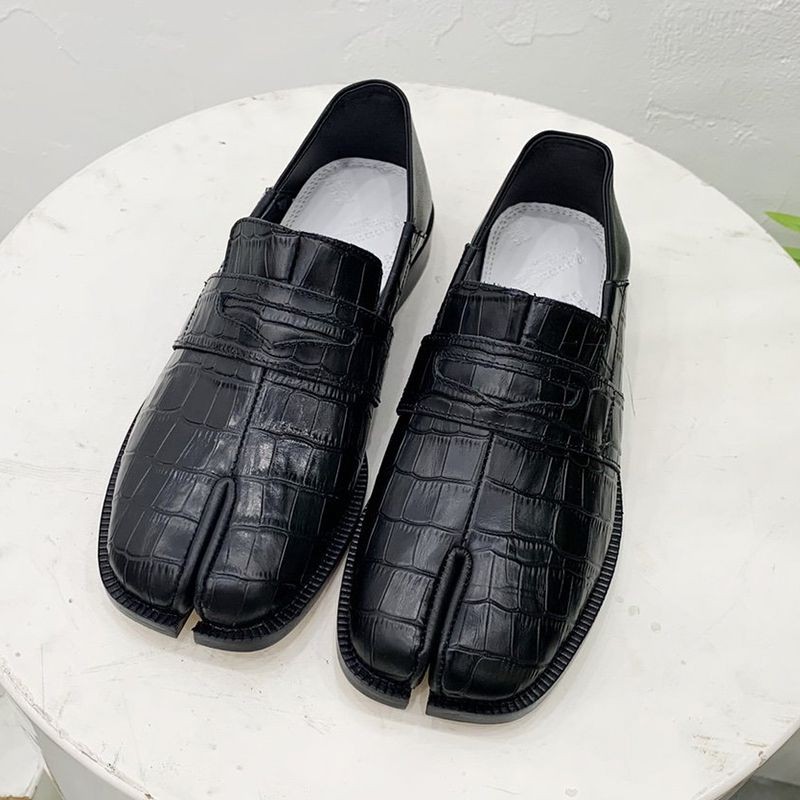 Rare color Maison Margiela Tabi Crocodile embossed leather loafers replica Mak69199