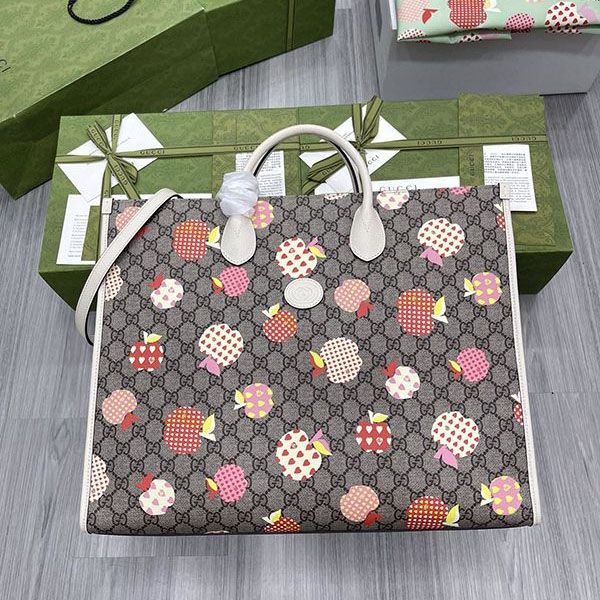 Gucci Repomme GG Supreme Fake Shopping Bag GG210820008