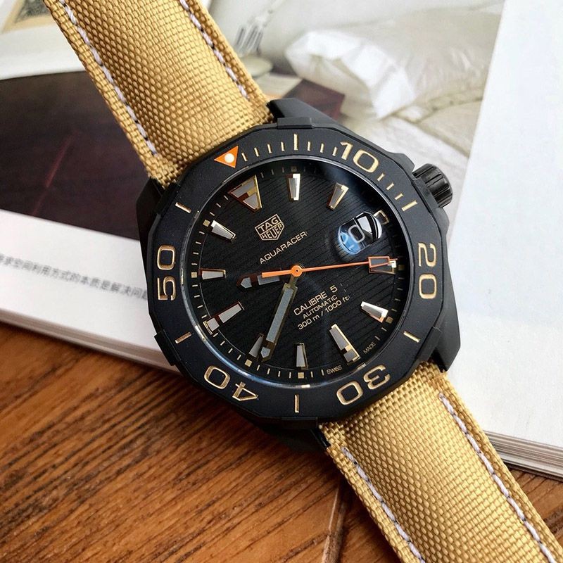 Very popular: TAG Heuer Aquaracer Chronograph replica - diameter 43 mm TAr49146