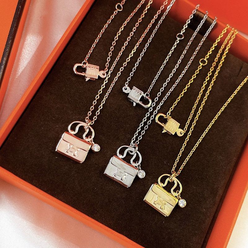 Tracking included ★ Shopper included ★ Hermes Buffalo Horn Diamond Pendant ★ Fake ero65886