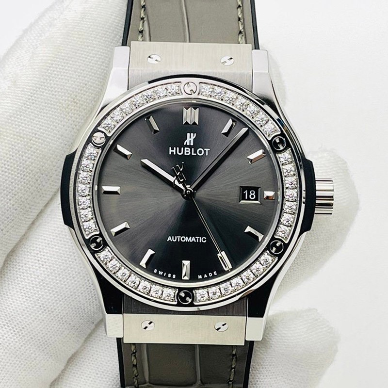 21-22AW Hublot Watch Replica Classic Fusion Titanium Diamond hup24533