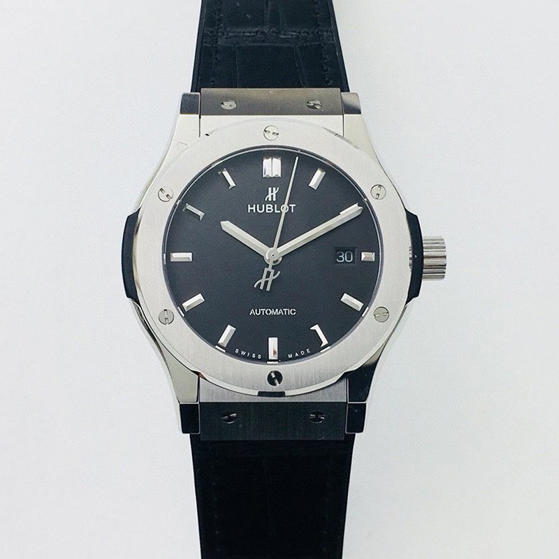 Love at first sight? Replica Hublot Classic Fusion Titanium huf53676